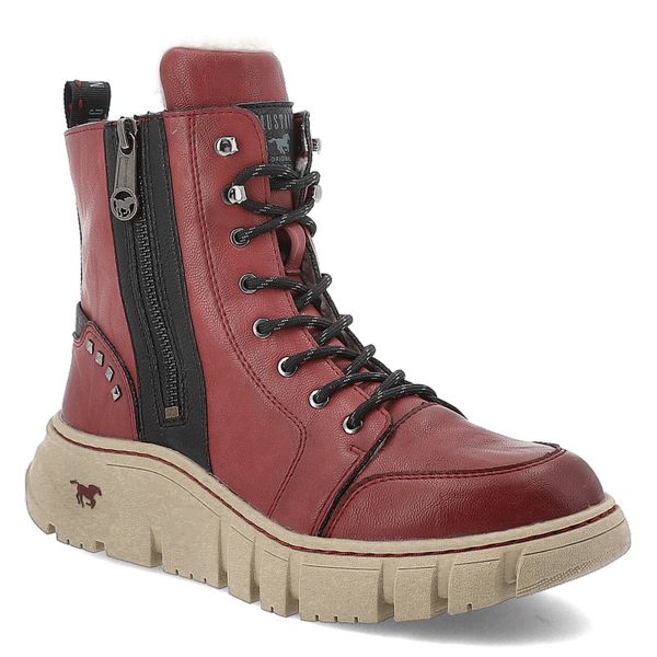 Czerwone Botki Mustang Ocieplane Obuwie Damskie. Czerwone kozaki damskie Mustang, ze skóry ekologicznej, bez obcasa. Za 289.00 zł.