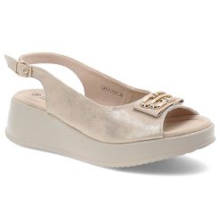Złote Sandały S.Barski Eleganckie Obuwie Damskie Z Broszką. Żółte klapki damskie S.BARSKI, z aplikacjami, bez obcasa, na koturnie, bez zapięcia. Za 189.00 zł.