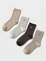 Prążkowane skarpetki z bawełną i haftem serc 4 pack - wielobarwny. Skarpety damskie Sinsay, bez wzorów, z bawełny. Za 17.99 zł.