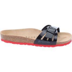 Klapki w kolorze czarnym. Klapki damskie marki Birkenstock. W wyprzedaży za 117.95 zł.