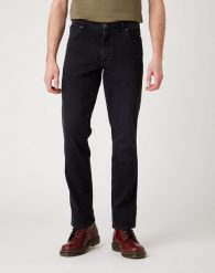 WRANGLER TEXAS SLIM BLACK CROW 112141152 W12SHP363. Czarne jeansy męskie Wrangler. Za 229.99 zł.