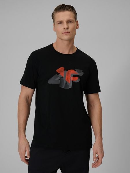 4F T-shirt regular z nadrukiem męski - czarny M. Czarne t-shirty męskie 4f, m, bez wzorów, z bawełny, bez kołnierzyka. Za 59.99 zł.