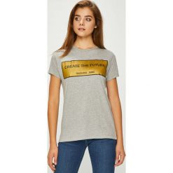 Trussardi Jeans - Top. Szare topy damskie TRUSSARDI JEANS, z nadrukiem, z bawełny, z okrągłym kołnierzem, z krótkim rękawem. W wyprzedaży za 149.90 zł.
