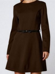 Sukienka midi z paskiem - brązowy. Brązowe sukienki damskie Sinsay, l, bez wzorów, bez kołnierzyka, bez ramiączek, midi. Za 49.99 zł.