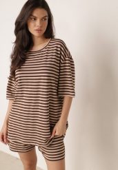 Brązowy Letni Komplet Oversize z Wiskozy w Paski T-Shirt i Szorty Agathona. Brązowe szorty damskie Born2be, na lato, bez wzorów, z wiskozy, wakacyjne. Za 169.99 zł.