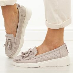 Beżowe skórzane mokasyny damskie Vinceza 88041. Brązowe mokasyny damskie VINCEZA, z jeansu, eleganckie. Za 219.00 zł.