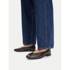 Baleriny Lasocki. Brązowe baleriny damskie Lasocki, bez wzorów, bez obcasa. Za 159.99 zł.