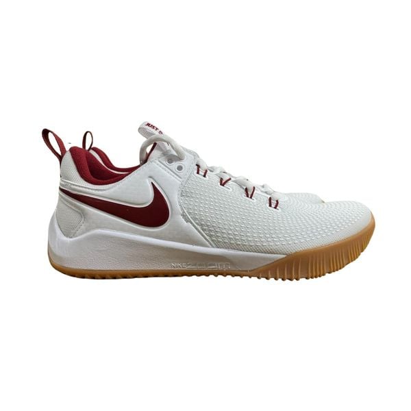 Buty halowe Nike Air Zoom HyperAce 2 SE. Białe buty sportowe męskie Nike, bez zapięcia, do siatkówki. W wyprzedaży za 454.75 zł.