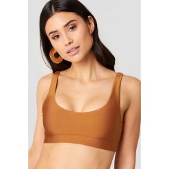 Hannalicious x NA-KD Krótki top bikini - Brown. Bikini damskie marki Hannalicious x NA-KD. W wyprzedaży za 32.38 zł.