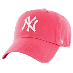 Czapka z daszkiem męska New York Yankees Clean Up Cap. Czerwone czapki i kapelusze męskie 47 Brand, na lato, bez wzorów, z bawełny, sportowe. Za 99.99 zł.