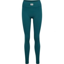 Damskie legginsy bezszwowe prążkowane Hummel Pulse. Zielone legginsy damskie Hummel, bez wzorów, prążkowane, na fitness i siłownię. Za 163.50 zł.