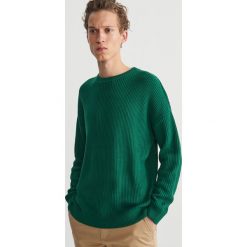 Sweter ze strukturalnej dzianiny - Zielony. Swetry przez głowę męskie marki Reserved. W wyprzedaży za 49.99 zł.
