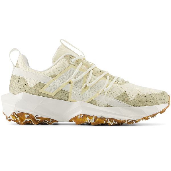 Buty damskie New Balance DynaSoft Tektrel WTTTRCC1 – beżowe. Brązowe obuwie sportowe damskie New Balance, bez wzorów, z materiału, do biegania. Za 499.99 zł.
