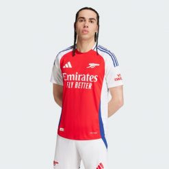 Koszulka Arsenal 24/25 Home Authentic. Białe koszulki sportowe męskie Adidas, m, bez wzorów, z materiału, bez kołnierzyka, bez ramiączek, do piłki nożnej. W wyprzedaży za 489.30 zł.
