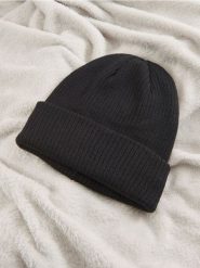Czapka - czarny. Czarne czapki i kapelusze męskie Sinsay, bez wzorów. Za 25.99 zł.