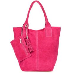 Shopperka skórzana VERA PELLE różowa T49. Czerwone torebki shopper damskie bez wzorów, ze skóry, zamszowe, bez dodatków. Za 208.99 zł.