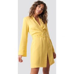 Hannalicious x NA-KD Sukienka-marynarka - Yellow. Żakiety damskie marki Hannalicious x NA-KD. Za 283.95 zł.