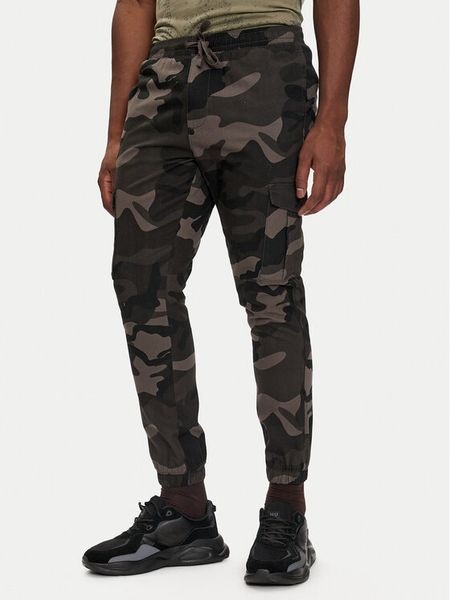 Brave Soul Joggery MTR-FINECAMOCRGR Zielony Slim Fit. Zielone spodnie materiałowe męskie Brave Soul, m, bez wzorów, z bawełny. Za 109.99 zł.