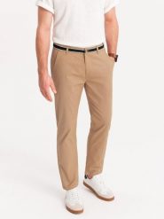 Męskie spodnie chino z ozdobną taśmą w pasie SLIM FIT – piaskowe V5 - Rozmiar: S. Spodnie materiałowe męskie Ombre Clothing, m, bez wzorów, z bawełny, casualowe. W wyprzedaży za 179.99 zł.
