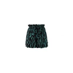 Protest PRTBrady shorts - True Black. Zielone obuwie sportowe damskie Protest, bez wzorów, sportowe, na fitness i siłownię. Za 291.50 zł.