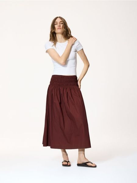 Bawełniana spódnica maxi - mahoniowy. Brązowe spódnice damskie Reserved, l, bez wzorów, z bawełny, maxi, rozkloszowane. W wyprzedaży za 49.99 zł.