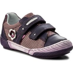 Półbuty LASOCKI KIDS CI12-PAMI-28. Fioletowe półbuty dziewczęce Lasocki Kids, bez wzorów, z nubiku, bez zapięcia. W wyprzedaży za 59.99 zł.