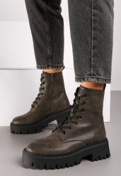 Szare Botki Workery na Grubej Podeszwie ze Sznurowaniem Sailia. Szare botki damskie Born2be, z jeansu, eleganckie, bez obcasa, na płaskiej podeszwie, bez zapięcia. Za 149.99 zł.