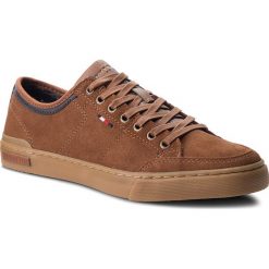 Tenisówki TOMMY HILFIGER - Core Suede Lace Up S FM0FM01898 Cognac 606. Brązowe trampki męskie Tommy Hilfiger, z gumy. W wyprzedaży za 309.00 zł.