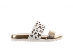 Klapki Bayla-161 006-5177-8502 Gold White Shiny, Złoty/Biały, Skóra naturalna lakierowana - 39. Żółte klapki damskie Bayla, bez wzorów, z lakierowanej skóry, klasyczne, bez obcasa. W wyprzedaży za 89.10 zł.