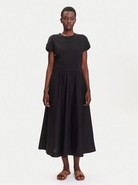 Tommy Hilfiger Sukienka codzienna Modern Cody WW0WW46711 Czarny Regular Fit. Czarne sukienki damskie Tommy Hilfiger, na co dzień, s, bez wzorów, z bawełny, bez kołnierzyka, bez ramiączek, proste. Za 419.99 zł.