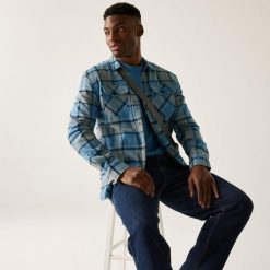 Koszula męska Spennith Shacket. Szare koszule męskie Regatta, m, bez wzorów, z bawełny, sportowe, bez kołnierzyka, bez ramiączek. W wyprzedaży za 281.50 zł.