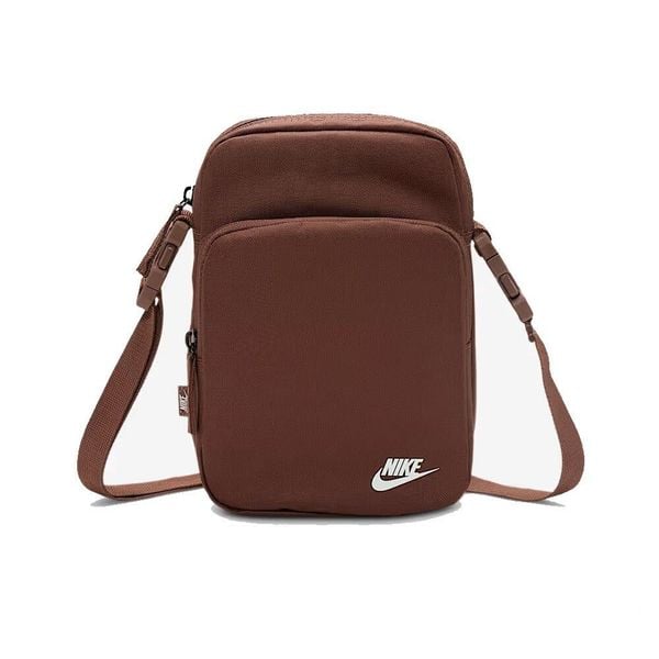 Saszetka na ramię Nike Nk Heritage Crossbody. Brązowe saszetki męskie Nike, z materiału, eleganckie, małe. Za 110.99 zł.