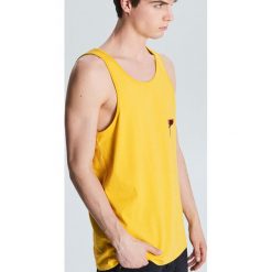 Tank top z haftem - Żółty. T-shirty męskie marki Cropp. Za 39.99 zł.