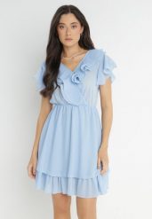 Niebieska Sukienka Phaenathe. Niebieskie sukienki damskie Born2be, na imprezę, bez wzorów, bez kołnierzyka, bez ramiączek, mini, dopasowane. Za 29.99 zł.