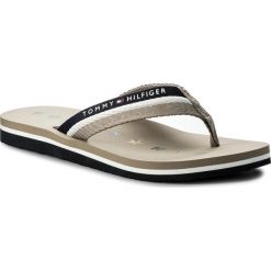 Japonki TOMMY HILFIGER - Tommy Loves Ny Beach Sandal FW0FW02370 Cobblestone 068. Brązowe klapki damskie Tommy Hilfiger, bez wzorów, z materiału, bez obcasa. W wyprzedaży za 109.00 zł.