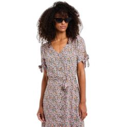 Sukienka damska Protest Prtbanda. Czerwone sukienki damskie Protest, bez wzorów, sportowe, bez kołnierzyka, bez ramiączek, sportowe. Za 350.50 zł.