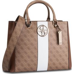 Torebka GUESS - Bluebelle (SG) HWSG74 02230 BRO. Brązowe torebki do ręki damskie Guess, bez wzorów, ze skóry ekologicznej, bez dodatków. Za 699.00 zł.