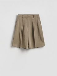 Szorty bermudy z lyocellem - warm olive. Zielone szorty damskie Reserved, l, bez wzorów, z lyocellu. Za 109.99 zł.