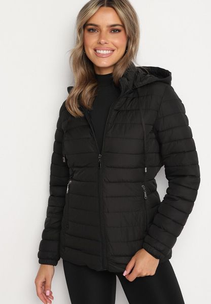 Czarna Pikowana Kurtka z Kapturem i Sznurkami Miviana. Czarne kurtki damskie Born2be, l, bez wzorów, z jeansu, z kapturem. Za 89.99 zł.