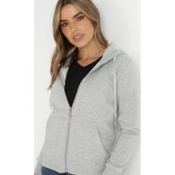 Jasnoszara Bluza z Kapturem Zapinana na Suwak Erekai. Szare bluzy damskie Born2be, l, bez wzorów, z dzianiny, z kapturem. Za 99.99 zł.