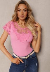 Różowy T-shirt Ozdobiony Koronkowymi Wstawkami Brines. Czerwone bluzki damskie Renee, m, bez wzorów, z jeansu, eleganckie, bez kołnierzyka. Za 39.99 zł.