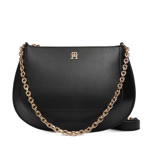 Torebka Tommy Hilfiger. Czarne torebki do ręki damskie Tommy Hilfiger, bez wzorów, klasyczne, bez dodatków. Za 408.99 zł.