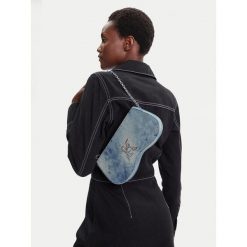 Torebka Karl Lagerfeld Jeans. Niebieskie torebki do ręki damskie Karl Lagerfeld Jeans, bez wzorów, z jeansu, klasyczne, bez dodatków. Za 609.99 zł.