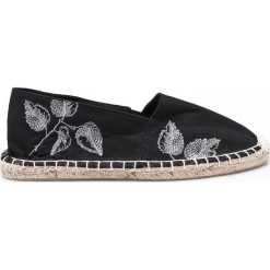 Pieces - Espadryle. Czarne espadryle damskie Pieces, z materiału. W wyprzedaży za 89.90 zł.