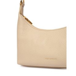 Torebka Coccinelle. Brązowe listonoszki damskie Coccinelle, bez wzorów, bez dodatków. Za 859.99 zł.