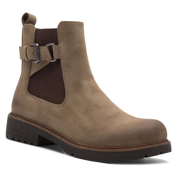 Botki Clara Barson. Brązowe botki damskie Clara Barson, bez obcasa, na płaskiej podeszwie, bez zapięcia. Za 149.99 zł.