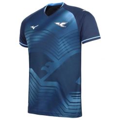 Trzeci strój Lazio Rzym 2025/26. Niebieskie koszulki sportowe męskie Mizuno, bez wzorów, bez kołnierzyka, bez ramiączek, do piłki nożnej. Za 469.50 zł.