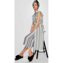 Answear - Sukienka. Szare sukienki damskie ANSWEAR, w paski, z materiału, casualowe, z krótkim rękawem. W wyprzedaży za 99.90 zł.