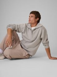 4F Sweter regular z wełną męski - szary XL. Szare bluzy męskie 4f, l, bez wzorów, z jeansu, bez kaptura. Za 269.99 zł.