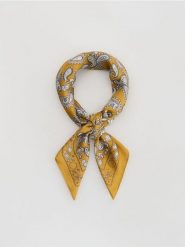Wzorzysta apaszka - warm olive. Zielone szaliki i chusty damskie Reserved, bez wzorów. Za 49.99 zł.